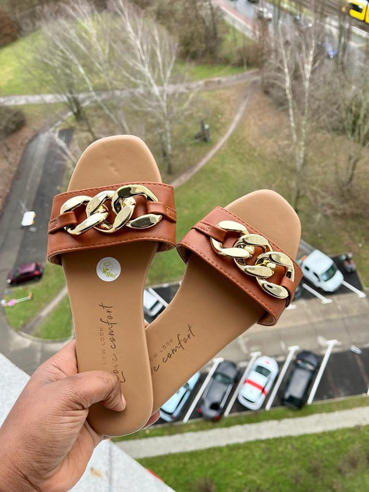 New Look sliders with chain detail