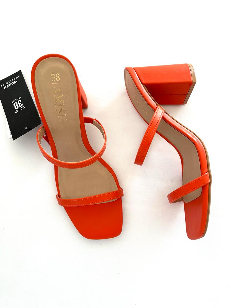 Two strap Newyorker heel